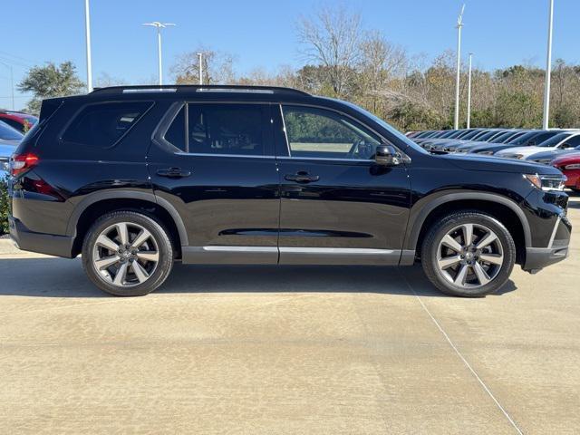 new 2025 Honda Pilot car, priced at $49,998