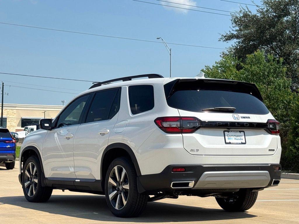 new 2025 Honda Pilot car, priced at $52,235