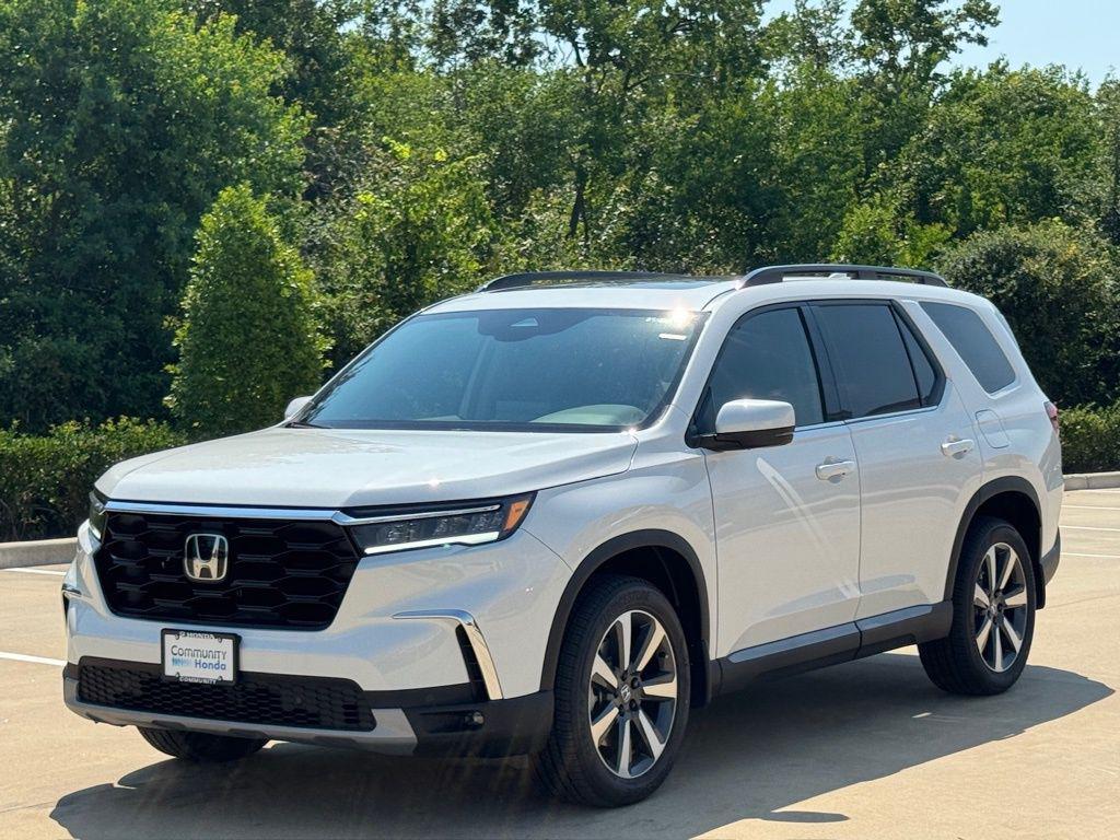new 2025 Honda Pilot car, priced at $52,235