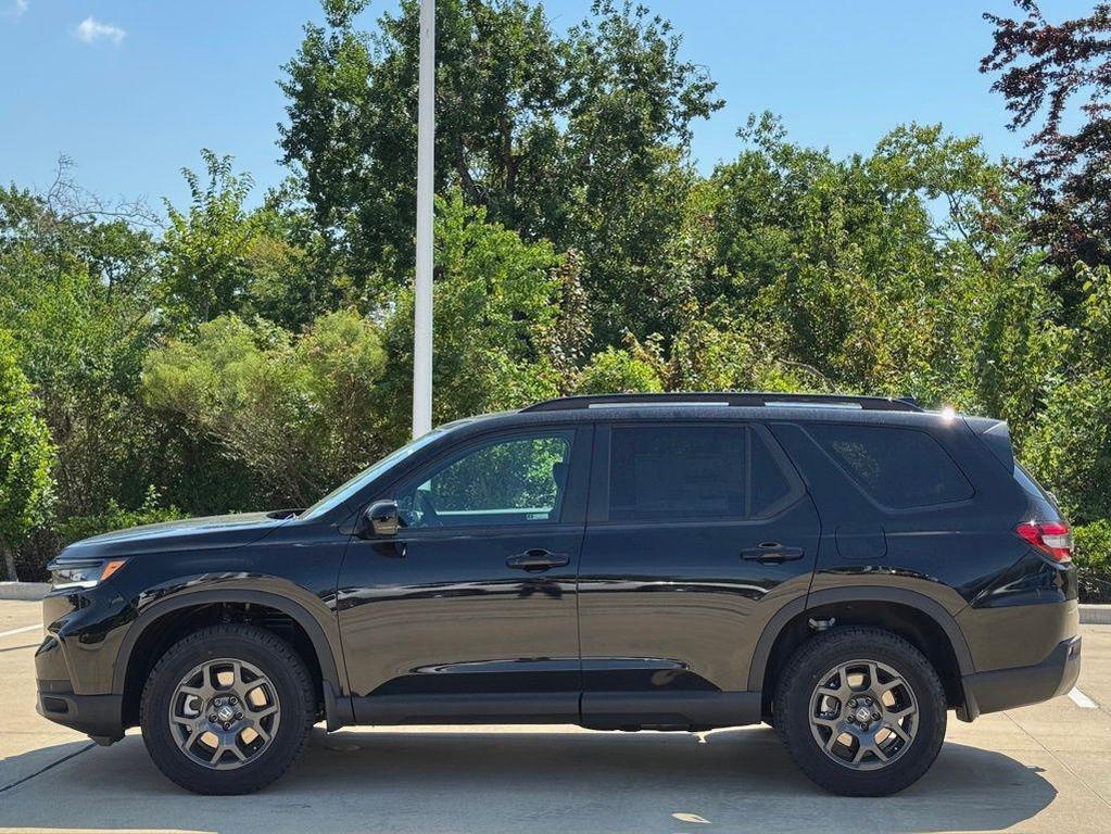 new 2025 Honda Pilot car, priced at $50,850
