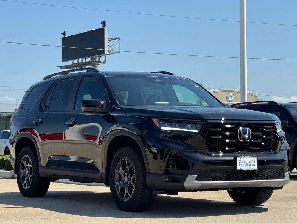 new 2025 Honda Pilot car, priced at $50,850