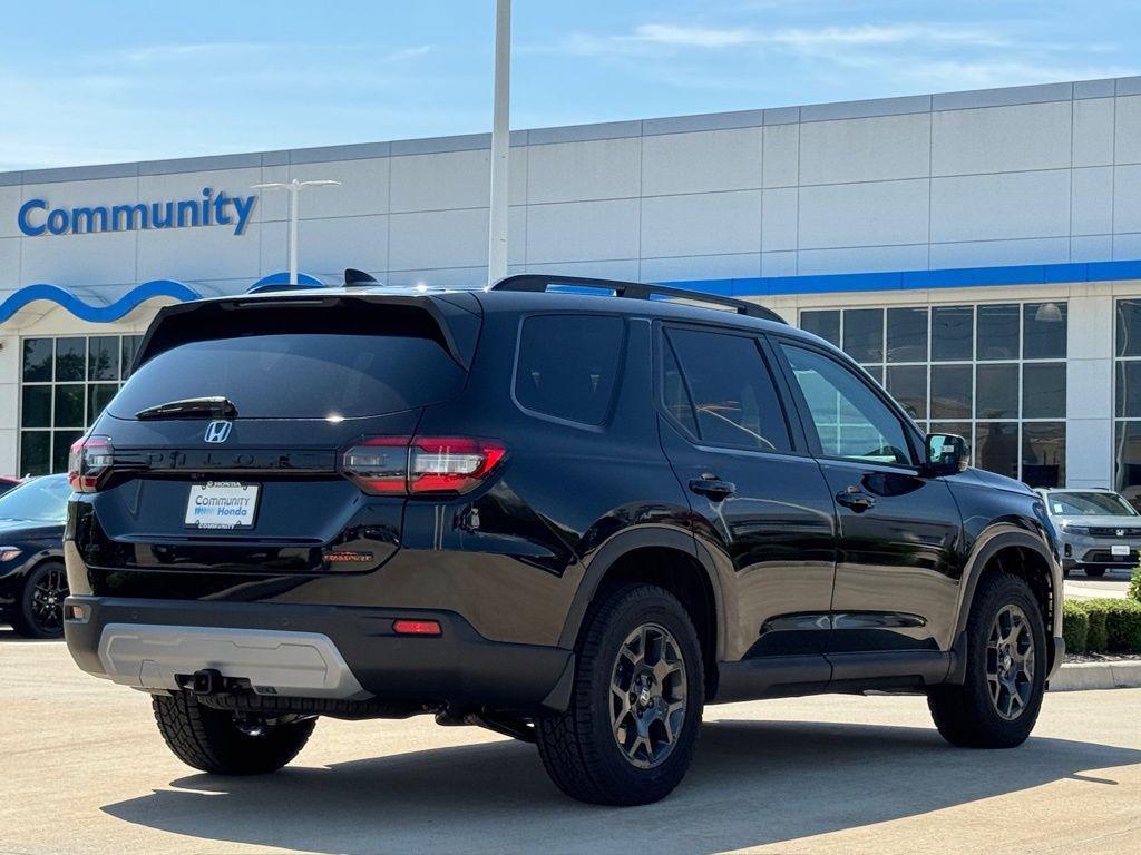 new 2025 Honda Pilot car, priced at $50,850