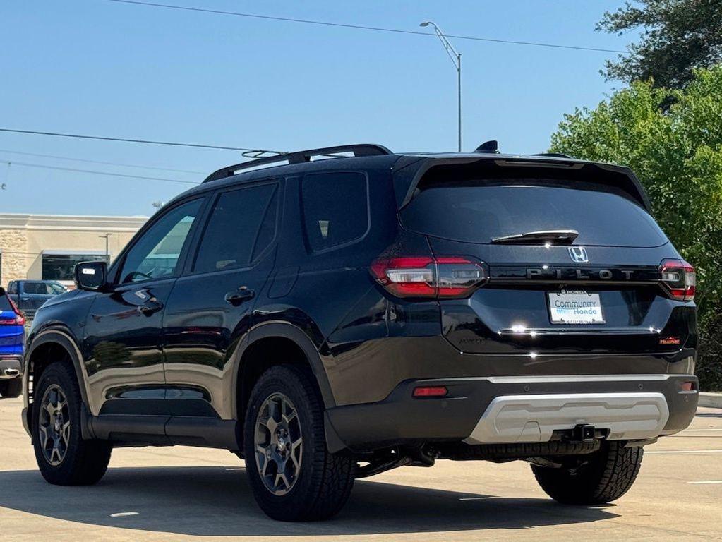 new 2025 Honda Pilot car, priced at $50,850