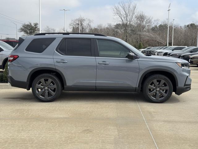 new 2025 Honda Pilot car, priced at $44,205