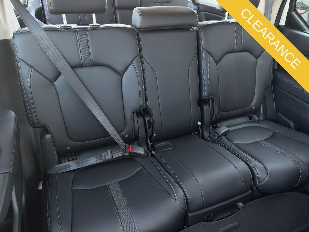 new 2025 Honda Pilot car, priced at $45,393