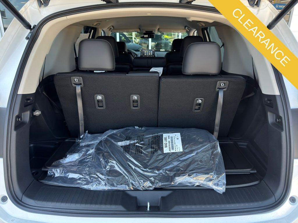 new 2025 Honda Pilot car, priced at $45,393