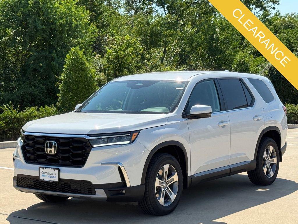 new 2025 Honda Pilot car, priced at $45,393