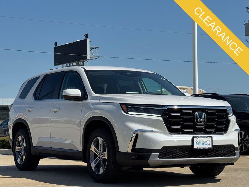 new 2025 Honda Pilot car, priced at $45,393
