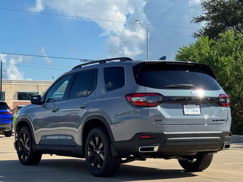 new 2025 Honda Pilot car, priced at $56,485