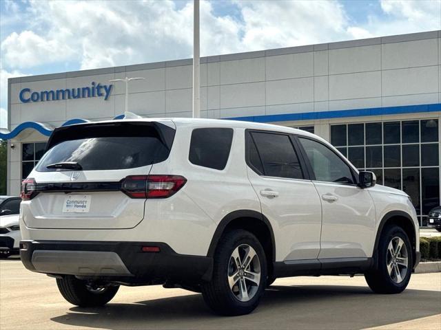 new 2025 Honda Pilot car, priced at $45,405