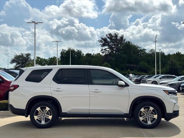 new 2025 Honda Pilot car, priced at $45,405