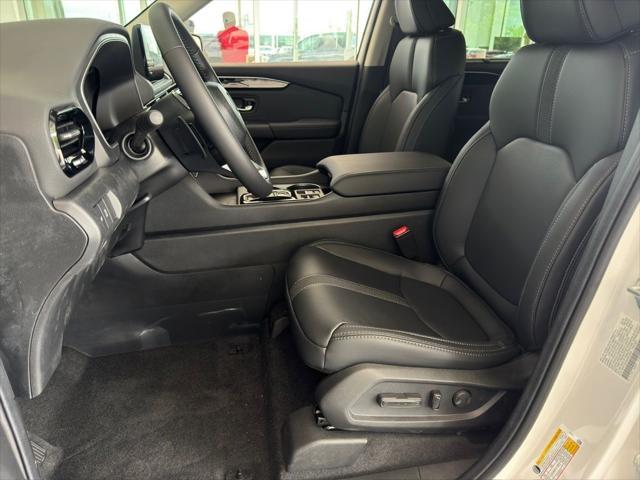 new 2025 Honda Pilot car, priced at $45,405