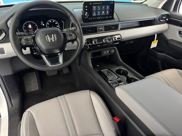 new 2025 Honda Pilot car, priced at $45,405
