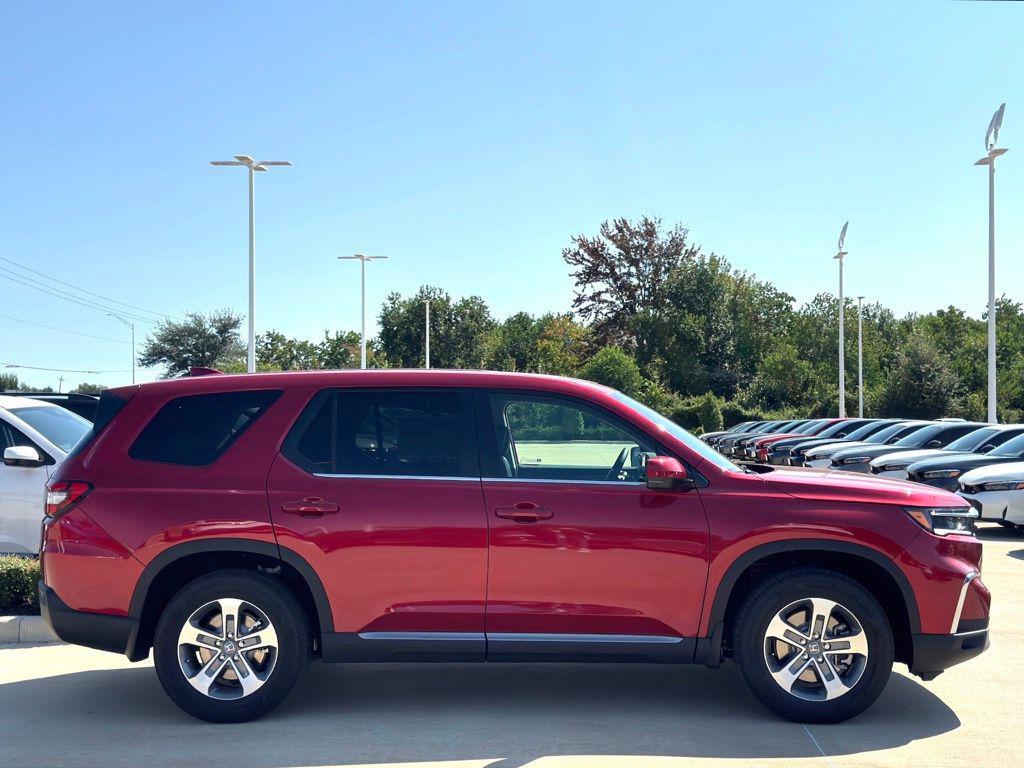 new 2025 Honda Pilot car, priced at $46,180