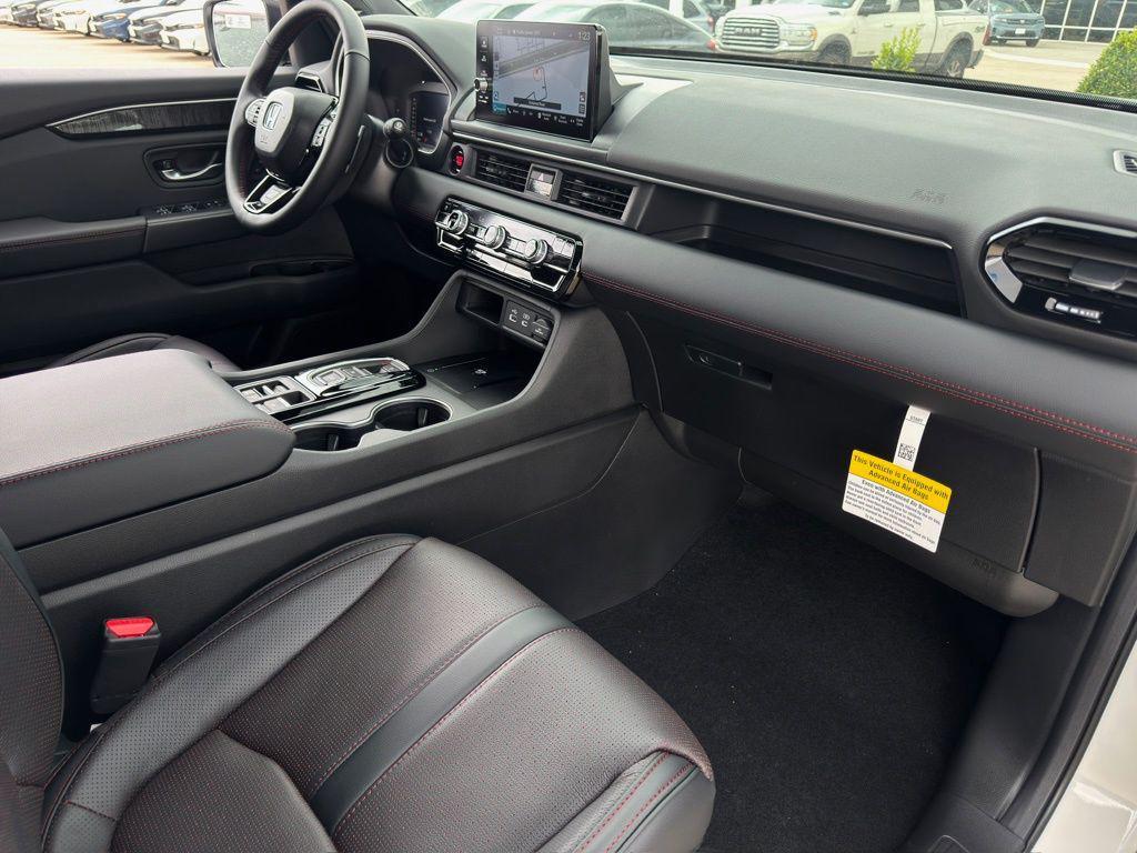 new 2025 Honda Pilot car, priced at $56,485