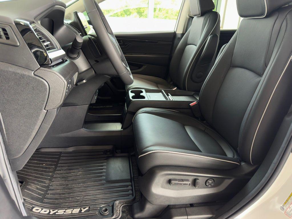 new 2025 Honda Odyssey car, priced at $48,815