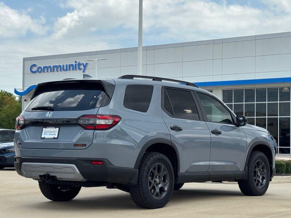 new 2025 Honda Pilot car, priced at $51,830