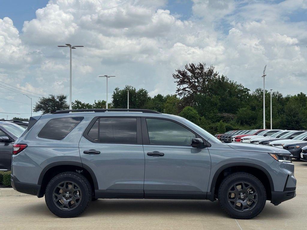 new 2025 Honda Pilot car, priced at $51,830
