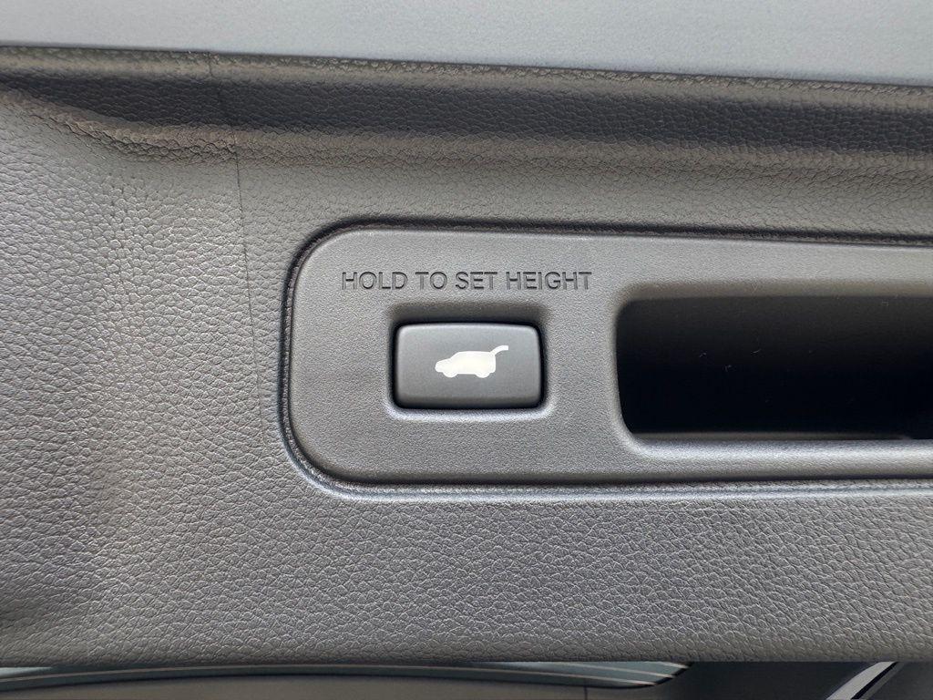 new 2025 Honda Pilot car, priced at $51,830