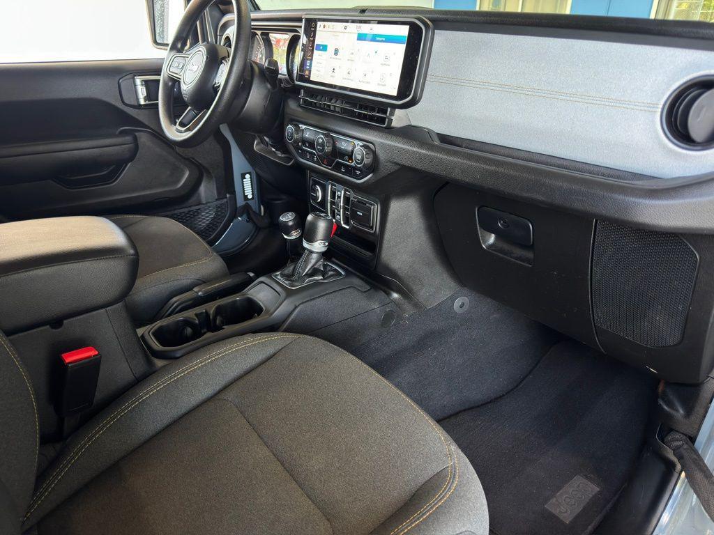 used 2025 Jeep Gladiator car, priced at $34,409