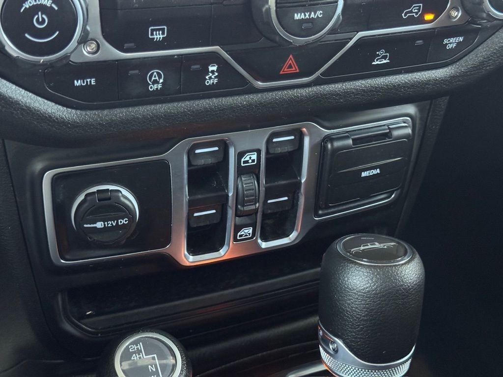 used 2025 Jeep Gladiator car, priced at $34,409