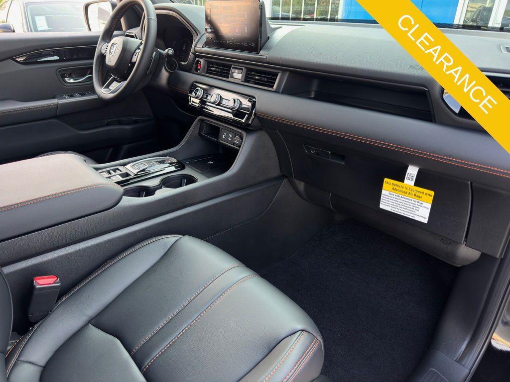 new 2025 Honda Pilot car, priced at $50,895