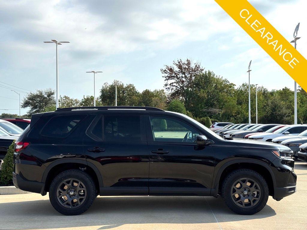 new 2025 Honda Pilot car, priced at $50,895