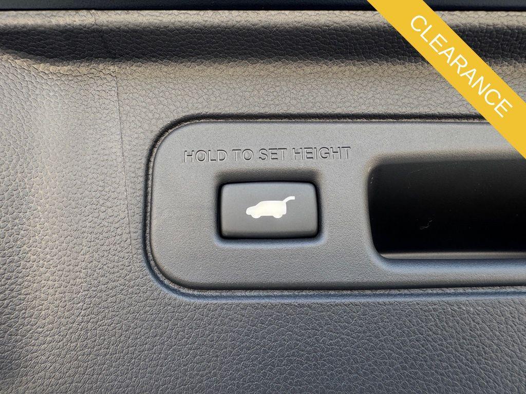 new 2025 Honda Pilot car, priced at $50,895