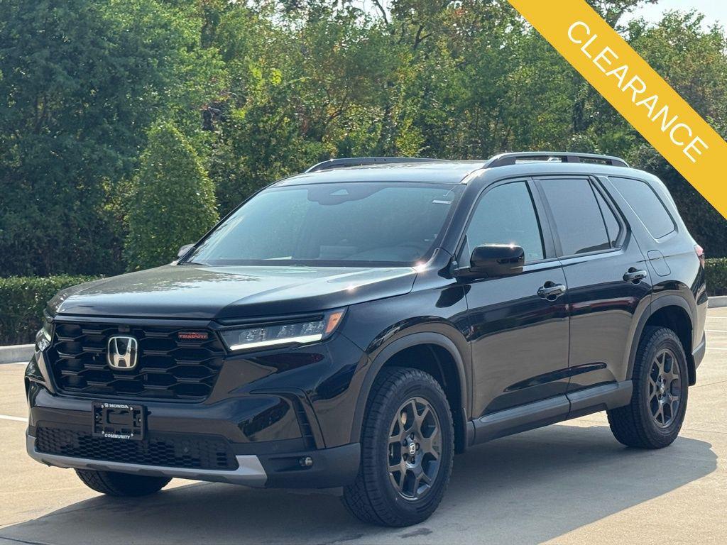 new 2025 Honda Pilot car, priced at $50,895