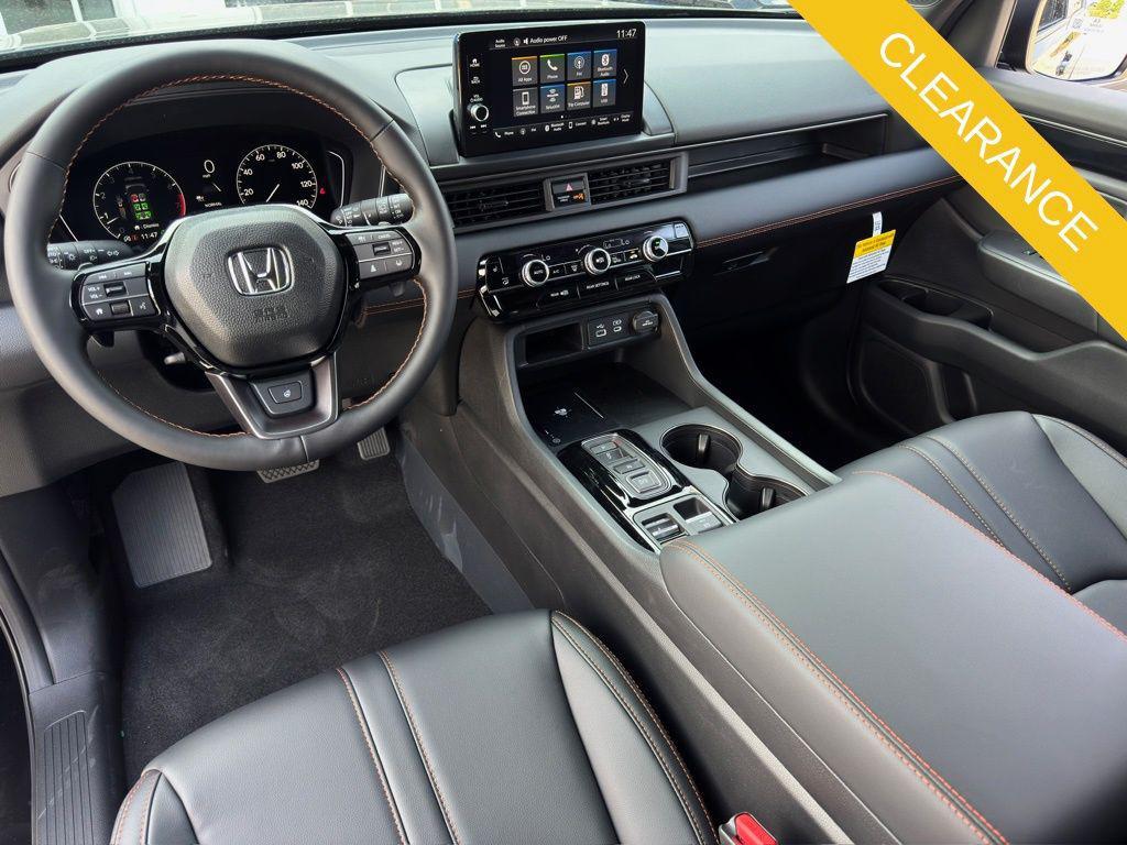 new 2025 Honda Pilot car, priced at $50,895