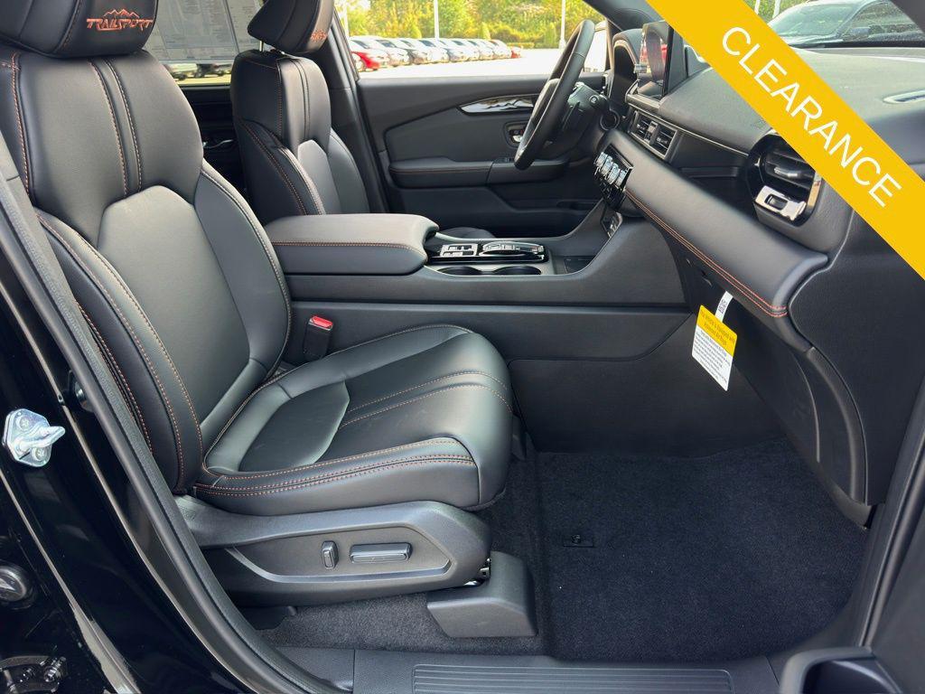 new 2025 Honda Pilot car, priced at $50,895