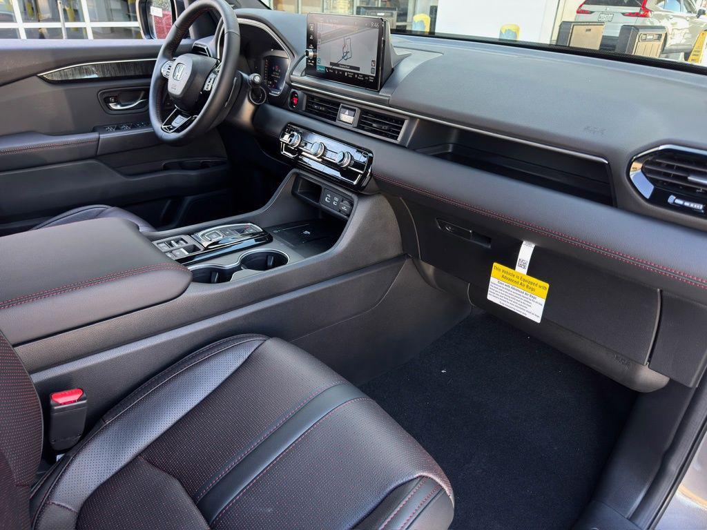 new 2025 Honda Pilot car, priced at $56,030