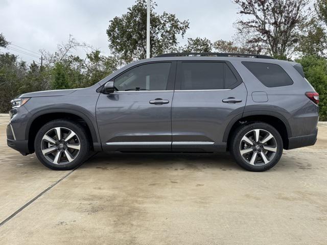 new 2025 Honda Pilot car, priced at $48,895