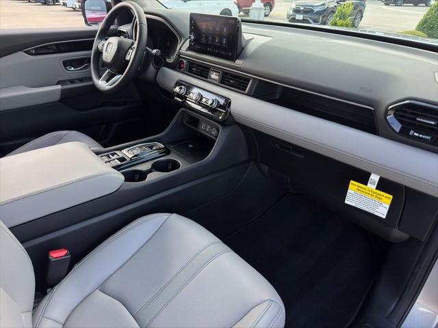 used 2025 Honda Pilot car, priced at $40,944