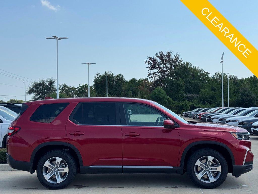 new 2025 Honda Pilot car, priced at $47,550