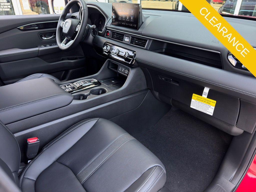 new 2025 Honda Pilot car, priced at $47,550