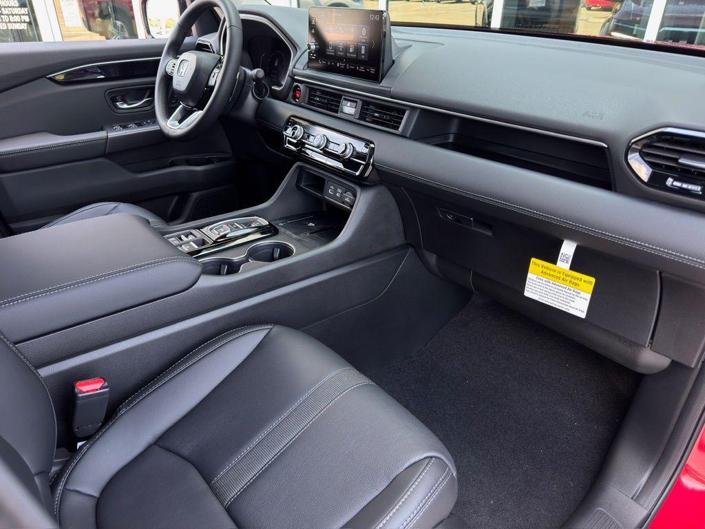 new 2025 Honda Pilot car, priced at $47,550