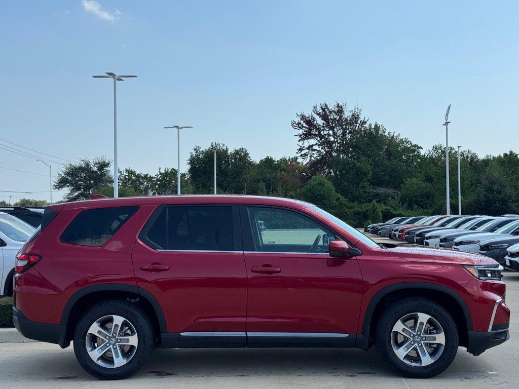 new 2025 Honda Pilot car, priced at $47,550