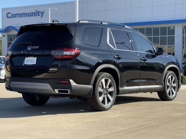 new 2025 Honda Pilot car, priced at $48,895