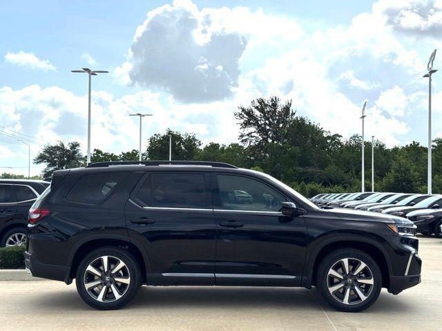 new 2025 Honda Pilot car, priced at $48,950