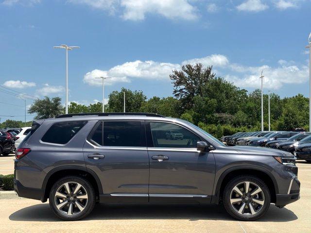 new 2025 Honda Pilot car, priced at $48,950