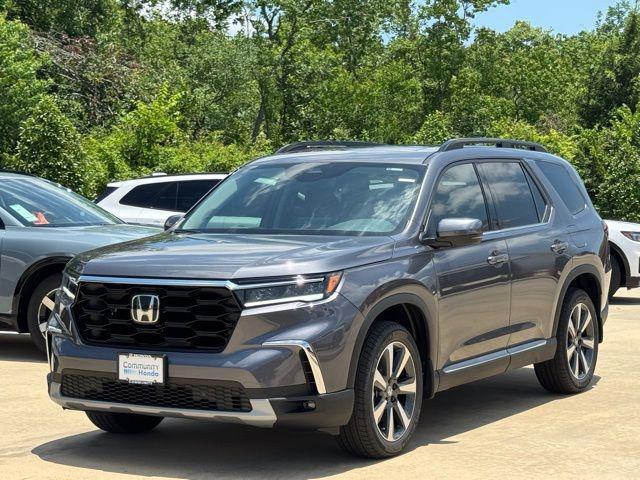 new 2025 Honda Pilot car, priced at $45,442