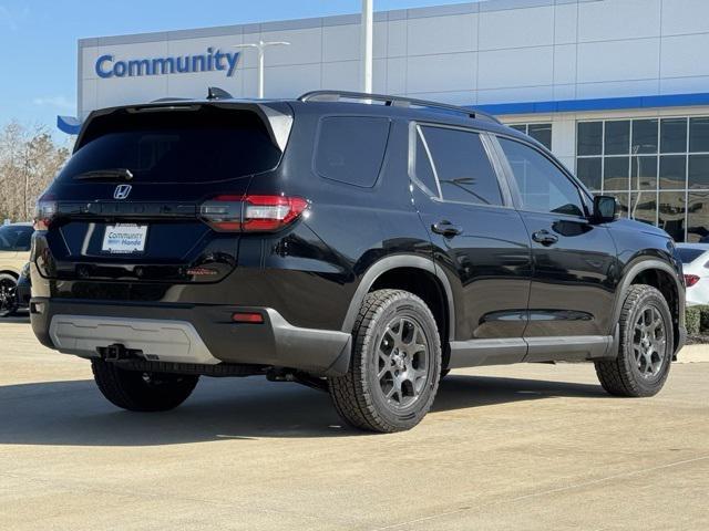 new 2025 Honda Pilot car, priced at $50,850