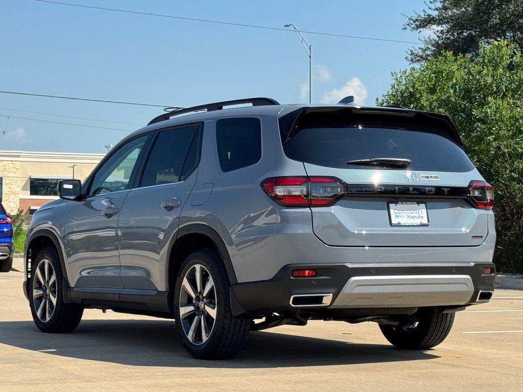 new 2025 Honda Pilot car, priced at $49,450