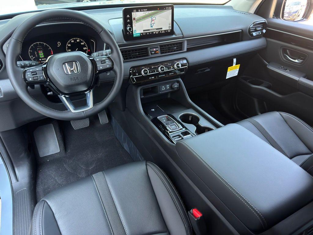 new 2025 Honda Pilot car, priced at $49,450