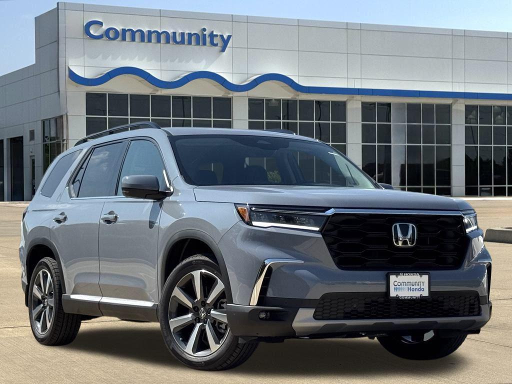 new 2025 Honda Pilot car, priced at $49,450