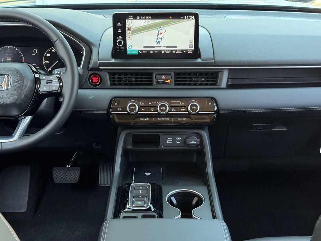 new 2025 Honda Pilot car, priced at $49,450