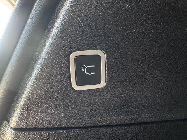 used 2021 Chrysler Pacifica car, priced at $26,904