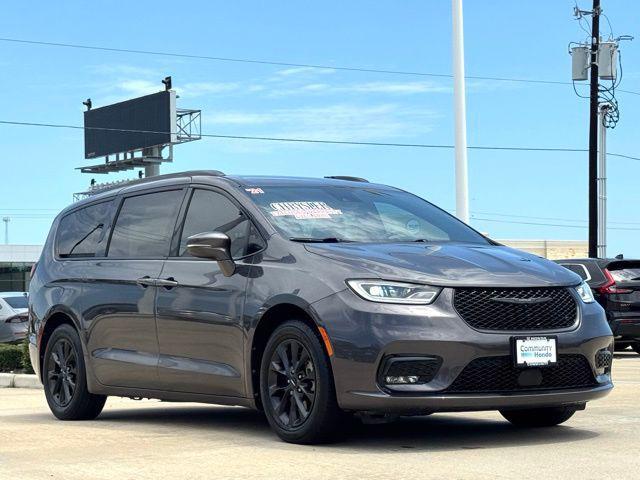 used 2021 Chrysler Pacifica car, priced at $26,904