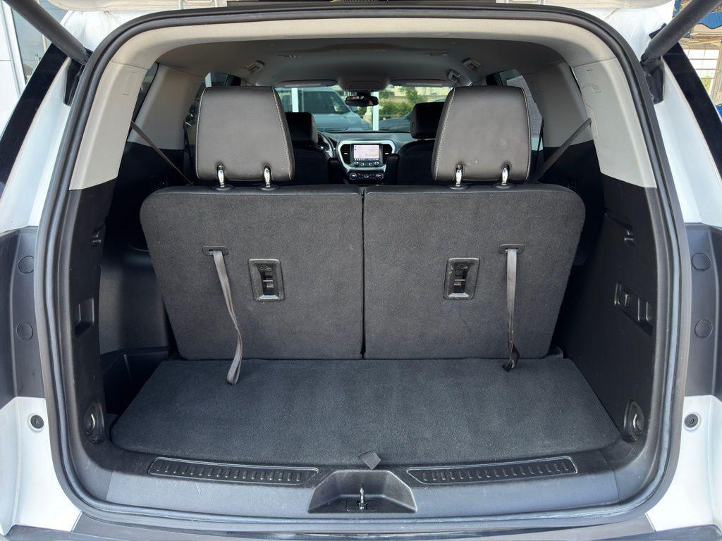 used 2023 GMC Acadia car, priced at $27,998